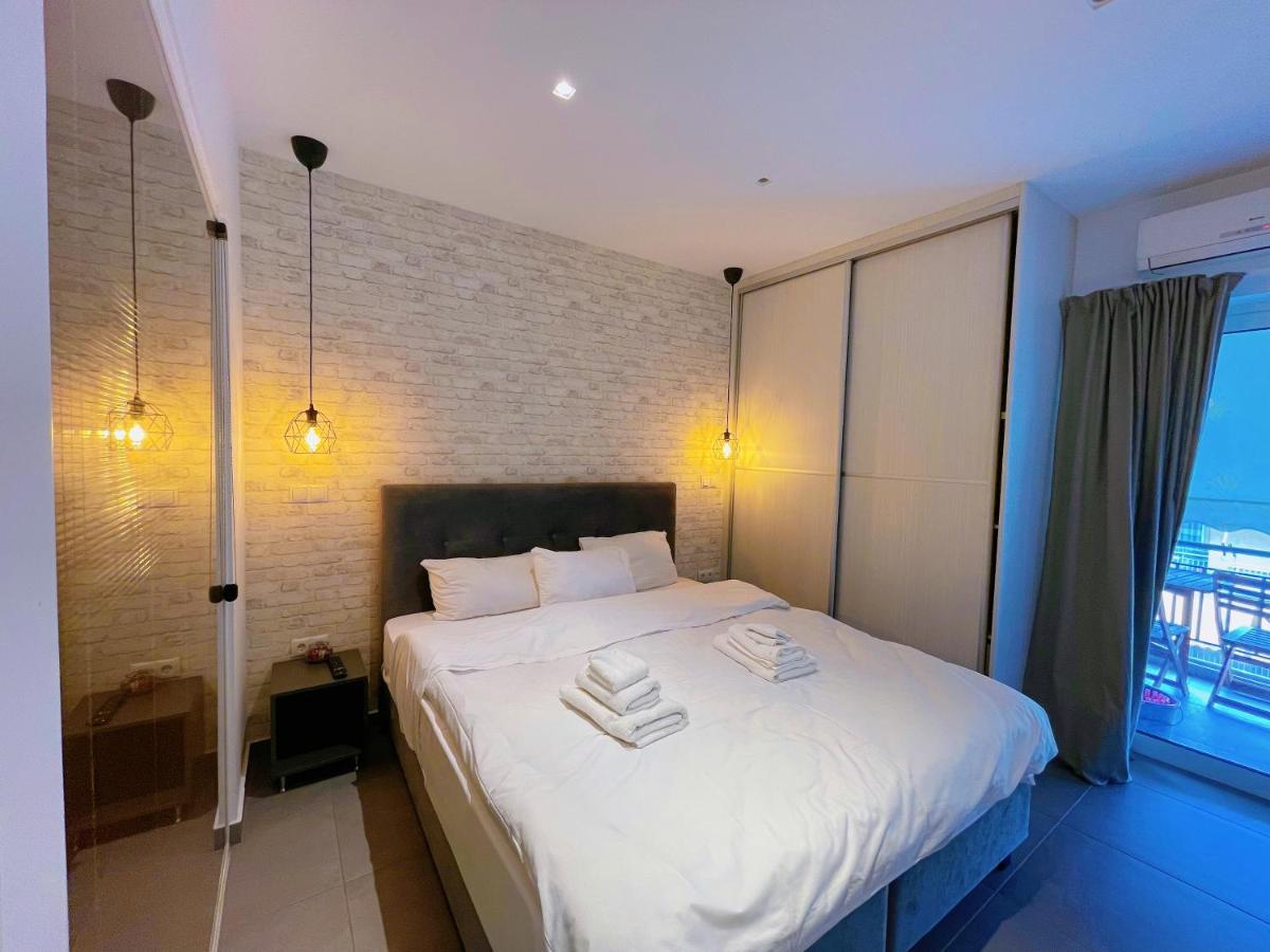 Wsd Hera Luxury Stylish 2Bd Apt With City View Balcony Near Merto Атина Екстериор снимка