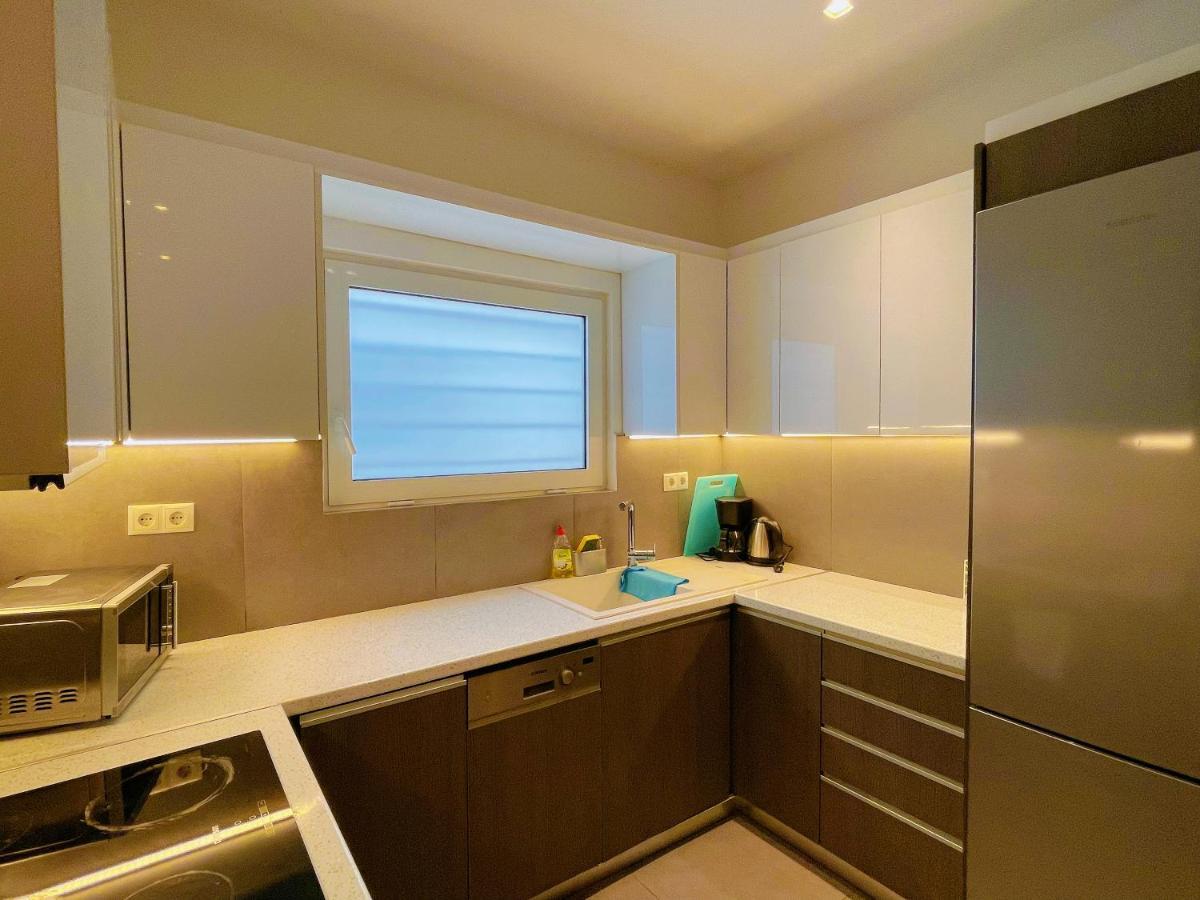 Wsd Hera Luxury Stylish 2Bd Apt With City View Balcony Near Merto Атина Екстериор снимка